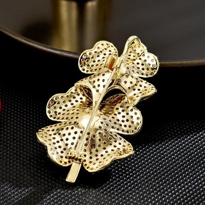 Brooches and Pins for Women Elegant Flower Pearl Brooches Costume Broches Jewelry Lady Christmas Pin for Women - style: GD-2097