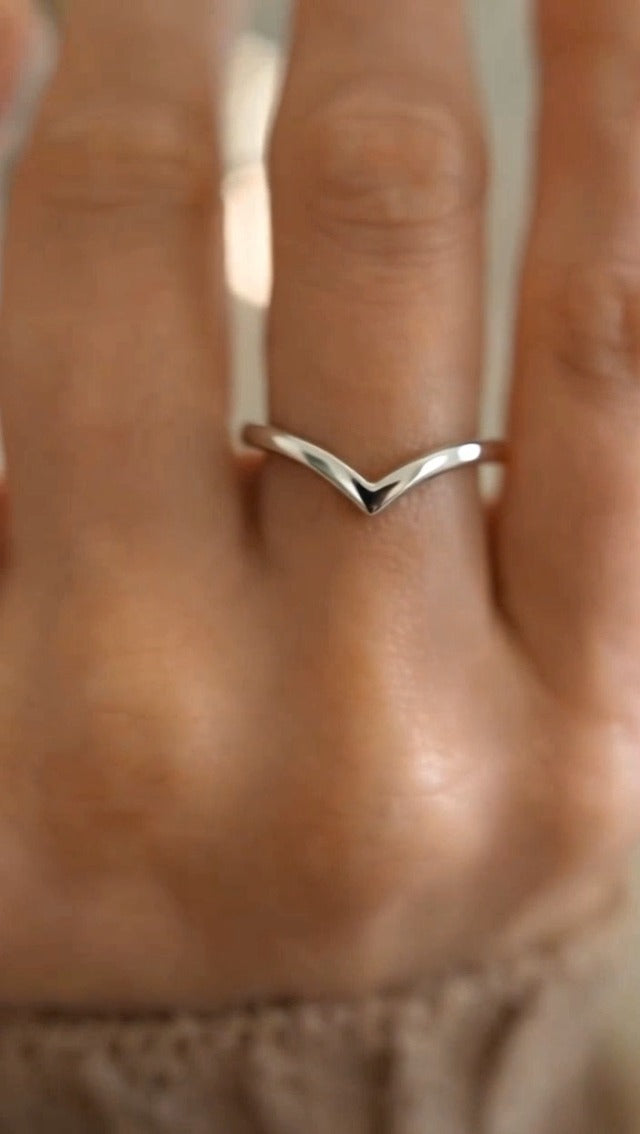 Jude Jewelers Stainless Steel Pointed Chevron Classical Simple Plain Statement Promise Ring - color: Gold