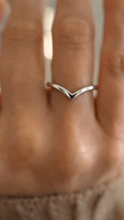 Jude Jewelers Stainless Steel Pointed Chevron Classical Simple Plain Statement Promise Ring - color: Gold