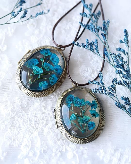 Handmade Oval Shaped Photo Locket with dried Pressed Flowers Locket pendant Necklace - style: Blue Baby's Breath