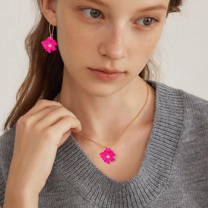 WCRAZYE Bohemian Daisy Flower Earrings Necklace Sets for Women Unique Trendy Boho Matte 3D Gold Flower Floral Petal Statement Earring Wedding Jewelry - color: Rose Red