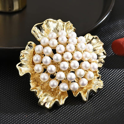 Brooches and Pins for Women Elegant Flower Pearl Brooches Costume Broches Jewelry Lady Christmas Pin for Women - style: GD-1836